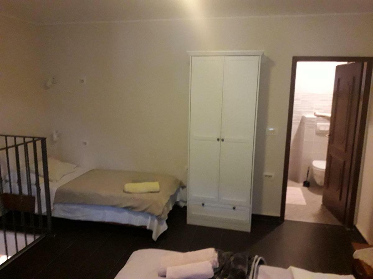 Apartments And Rooms Deskovic Mošćenička Draga Екстериор снимка